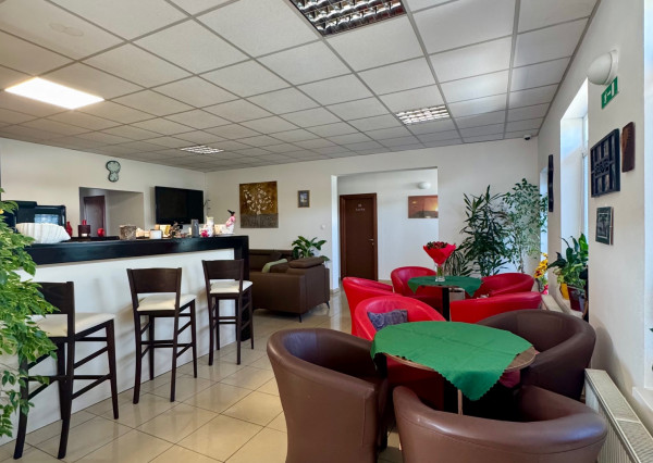 Predaj zabehnutá reštaurácia a penzión, Veľký Lapáš, 19á pozemok