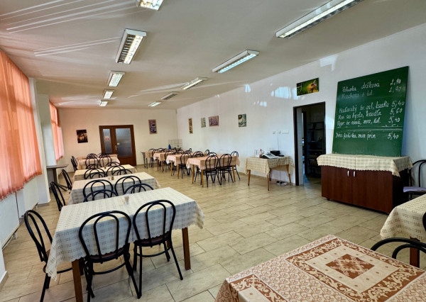 Predaj zabehnutá reštaurácia a penzión, Veľký Lapáš, 19á pozemok