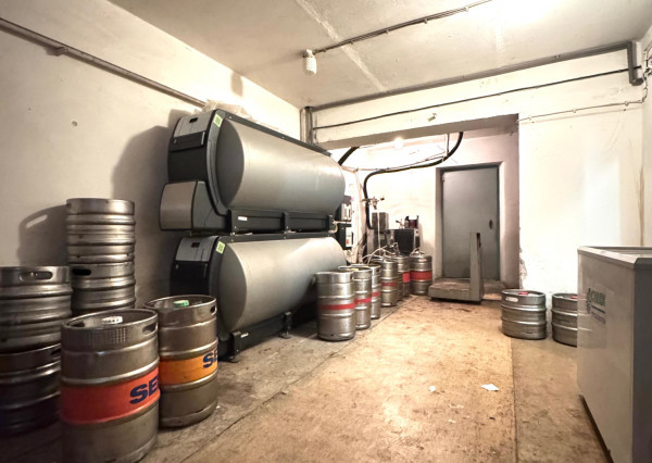 Predaj zabehnutá reštaurácia a penzión, Veľký Lapáš, 19á pozemok