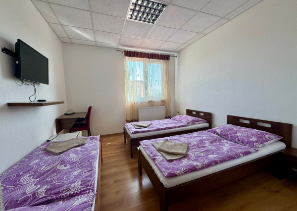 Predaj zabehnutá reštaurácia a penzión, Veľký Lapáš, 19á pozemok