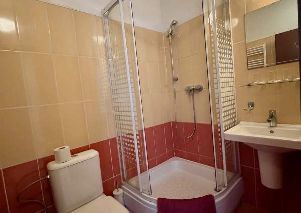 Predaj zabehnutá reštaurácia a penzión, Veľký Lapáš, 19á pozemok