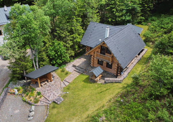 Predaj 4 izbový zrub pri lese, 7,5á pozemok, Nízke Tatry, EXKLUZÍVNE!