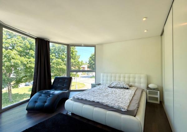 Prenájom 3 izbový byt, 2x parkovacie miesto, pozemok, Staré Mesto