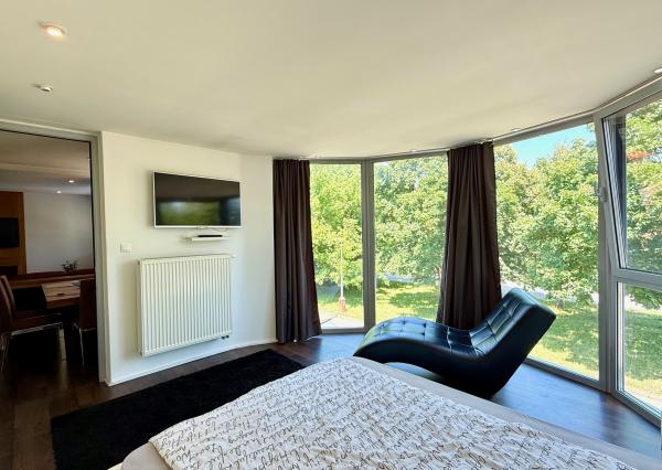 Prenájom 3 izbový byt, 2x parkovacie miesto, pozemok, Staré Mesto