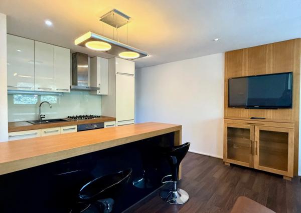 Prenájom 3 izbový byt, 2x parkovacie miesto, pozemok, Staré Mesto