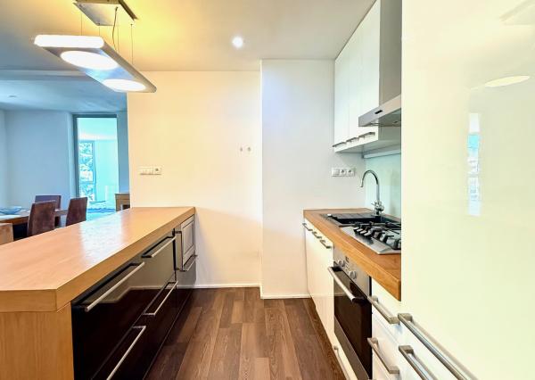 Prenájom 3 izbový byt, 2x parkovacie miesto, pozemok, Staré Mesto