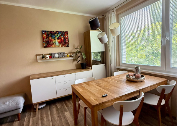 Prenájom pekný 2 izbový byt, zariadený, Chrenová