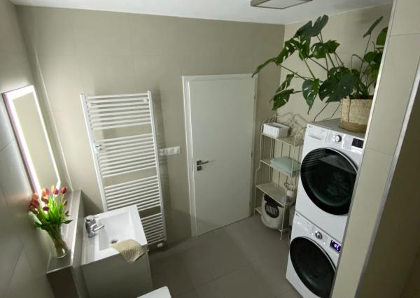 Prenájom veľký 2 izbový byt, novostavba, veľká loggia