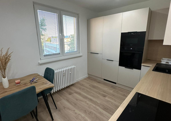 Prenájom krásny 2 izbový byt, kompletne zariadený, centrum mesta