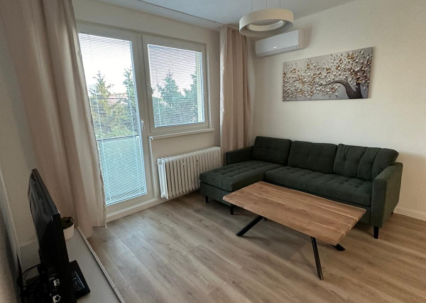 Prenájom krásny 2 izbový byt, kompletne zariadený, centrum mesta