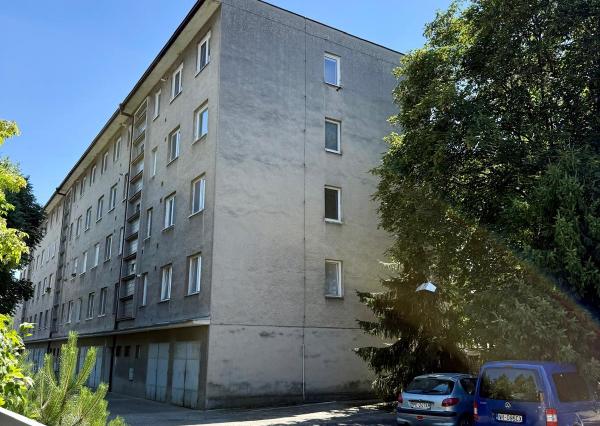 Prenájom pekný 3 izbový byt, balkón, parkovanie vo dvore