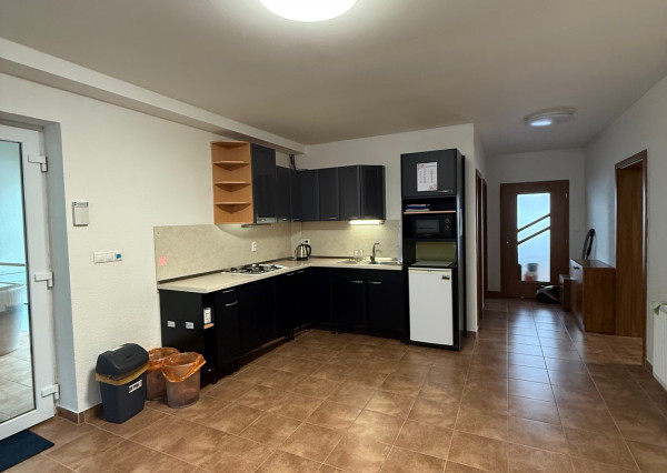 Prenájom kancelárske priestory, 80m2, 3x parkovacie miesto, Mlynárce