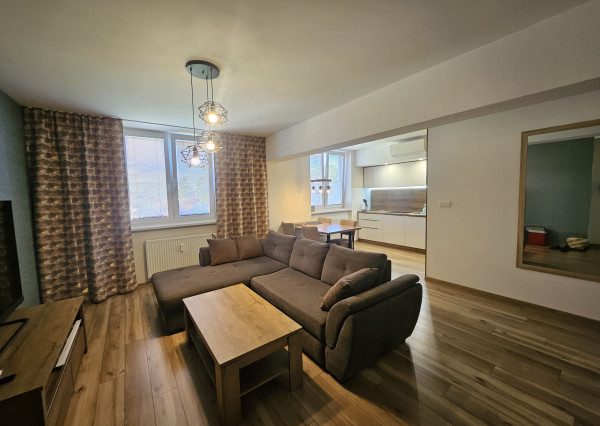 Prenájom krásny 2 izb.byt, balkón,centrum mesta,park. miesto
