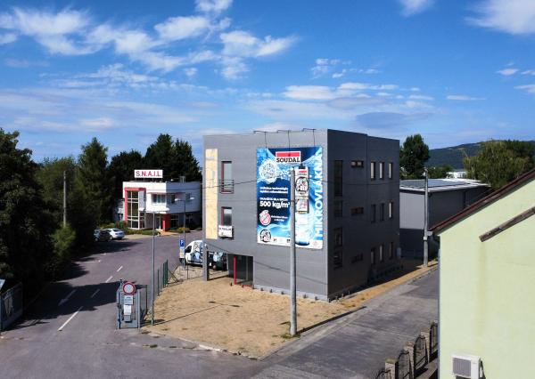 Predaj administratívna budova Lužianky