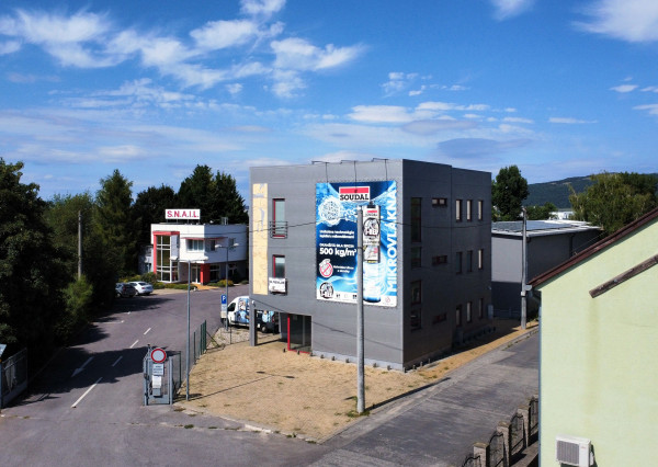 Prenájom administratívna budova Lužianky 120m2