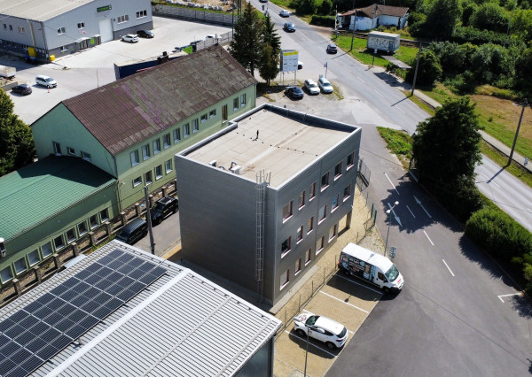 Prenájom administratívna budova Lužianky 120m2