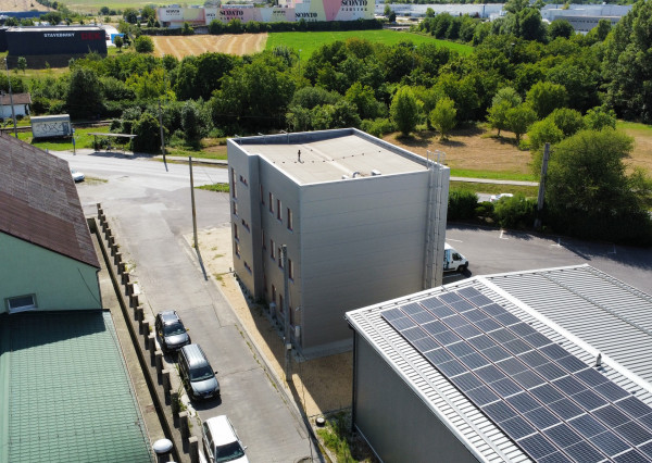 Prenájom administratívna budova Lužianky 120m2