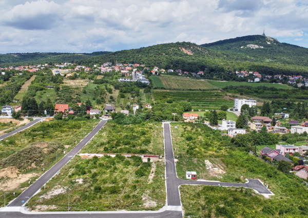 Predaj stavebný pozemok, novovybudovaná lukratívna lokalita, Šindolka- Zobor
