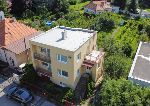 Predaj 4 izbový rodinný dom, garáž, 7,3á pozemok, Zobor