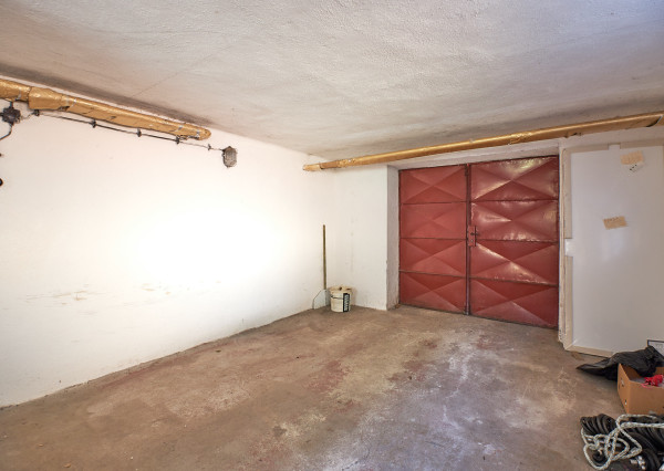 Predaj 4 izbový rodinný dom, garáž, 7,3á pozemok, Zobor