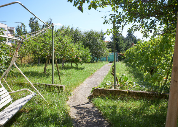 Predaj 4 izbový rodinný dom, garáž, 7,3á pozemok, Zobor