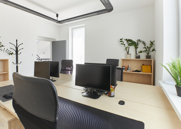 Prenájom reprezentatívne kancelárske priestory, Zobor, 6x parkovacie miesto