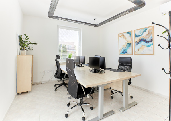 Prenájom reprezentatívne kancelárske priestory, Zobor, 6x parkovacie miesto