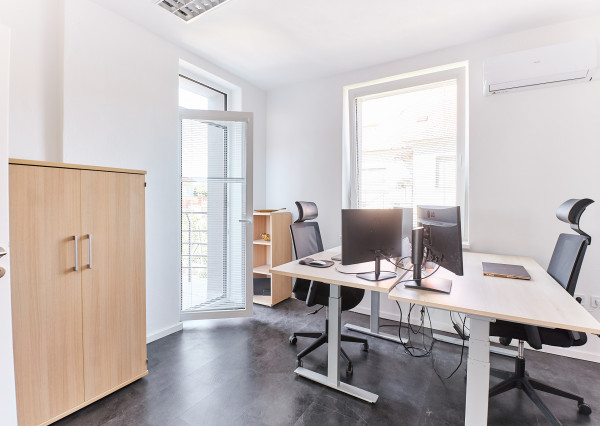 Prenájom reprezentatívne kancelárske priestory, Zobor, 6x parkovacie miesto