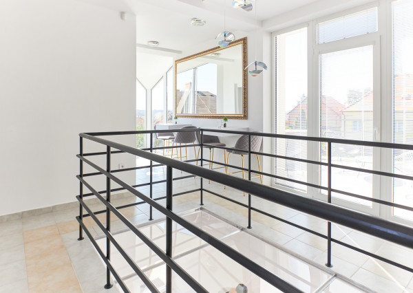 Prenájom reprezentatívne kancelárske priestory, Zobor, 6x parkovacie miesto