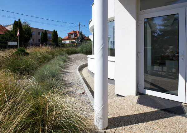 Prenájom reprezentatívne kancelárske priestory, Zobor, 6x parkovacie miesto