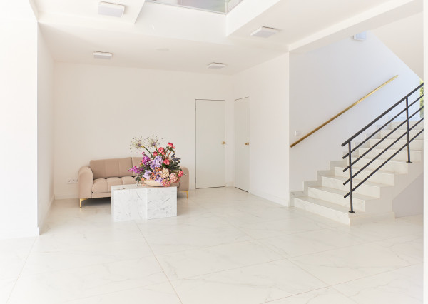 Prenájom reprezentatívne kancelárske priestory, Zobor, 6x parkovacie miesto