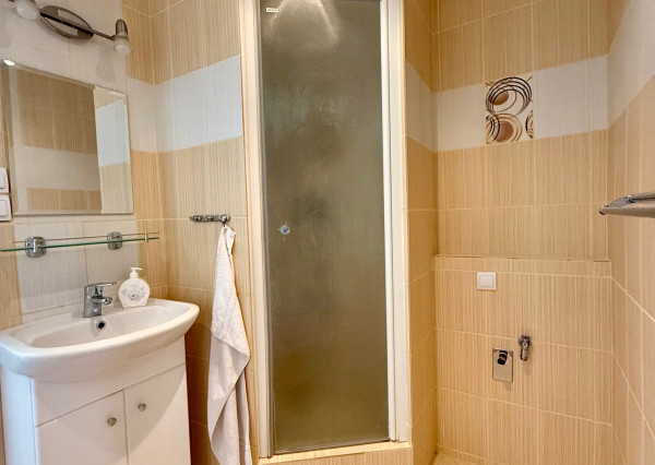 Predaj veľký 2 izbový byt, čiastočná rek., šatník, Chrenová