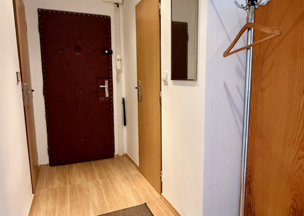 Predaj veľký 2 izbový byt, čiastočná rek., šatník, Chrenová