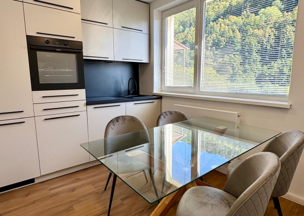 Predaj 2 izbový byt Kremnica, tehla, úplne nová rekonštrukcia, NOVÁ CENA!