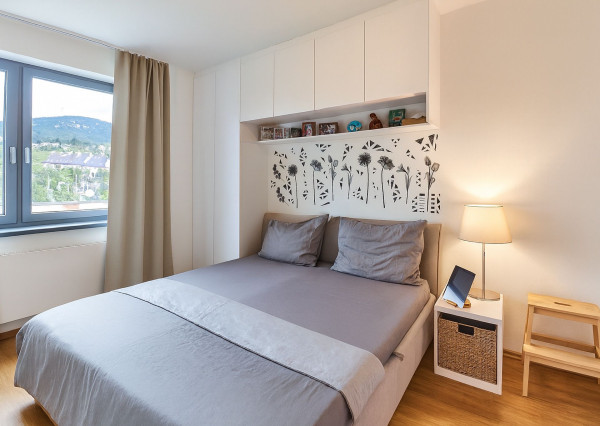 Prenájom veľký 2 izbový byt, terasa, garážové státie, Zobor