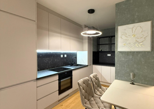 Prenájom štýlový 2 izbový byt s terasou, parkovaním, priamo pod hradom - REZERVOVANÝ