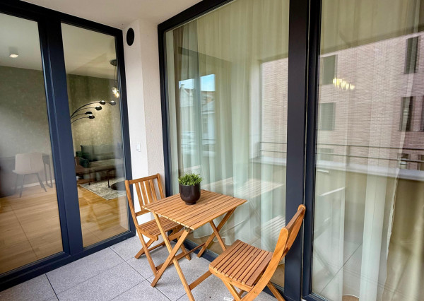 Prenájom štýlový 2 izbový byt s terasou, parkovaním, priamo pod hradom - REZERVOVANÝ