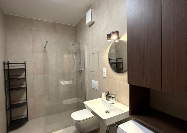 Prenájom štýlový 2 izbový byt s terasou, parkovaním, priamo pod hradom - REZERVOVANÝ