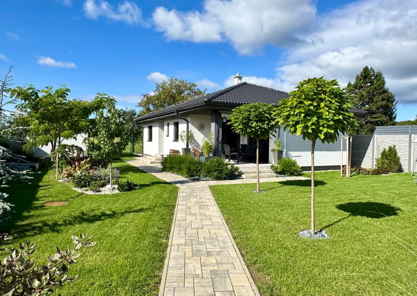 Predaj 3izbový RD, 15 min. od Piešťan, 8,5á pozemok EXKLUZÍVNE!