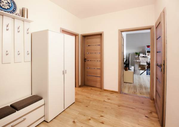 Predaj veľký 3 izbový byt, kompletná rek., balkón, 85m2