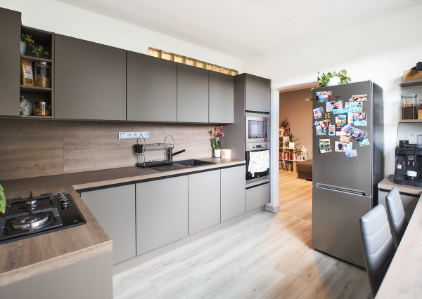 Predaj veľký 3 izbový byt, kompletná rek., balkón, 85m2