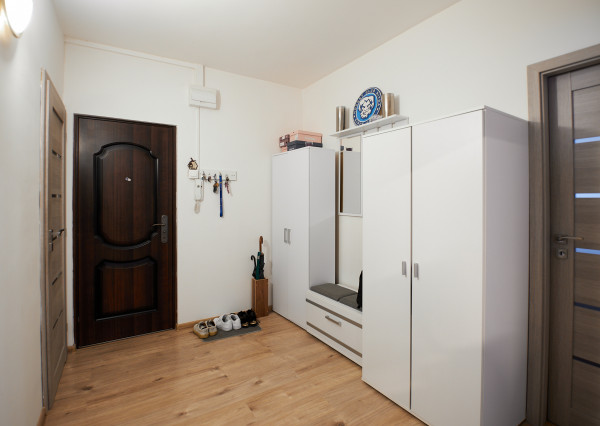 Predaj veľký 3 izbový byt, kompletná rek., balkón, 85m2