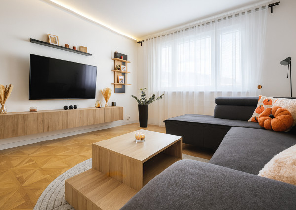 Predaj krásny 3 izbový byt, Klokočina, 78m2, loggia, pivnica