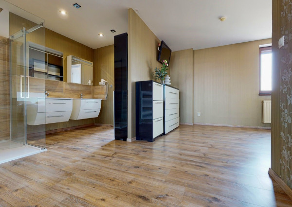 Prenájom luxusný apartmán v centre Nitry, terasa 70 m2