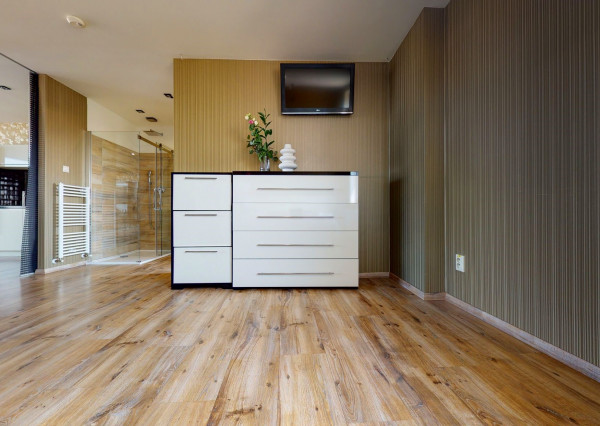 Prenájom luxusný apartmán v centre Nitry, terasa 70 m2