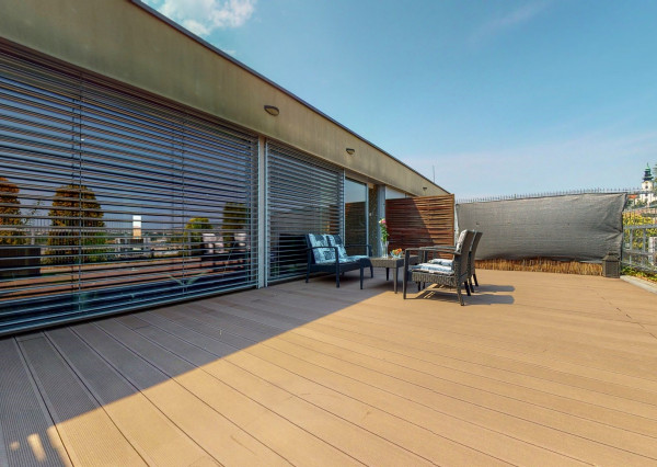 Prenájom luxusný apartmán v centre Nitry, terasa 70 m2