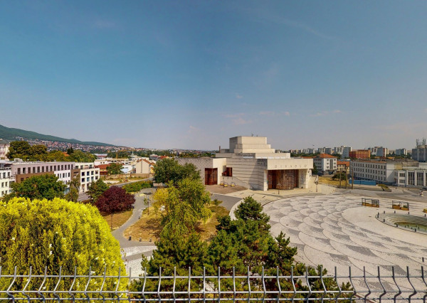 Prenájom luxusný apartmán v centre Nitry, terasa 70 m2