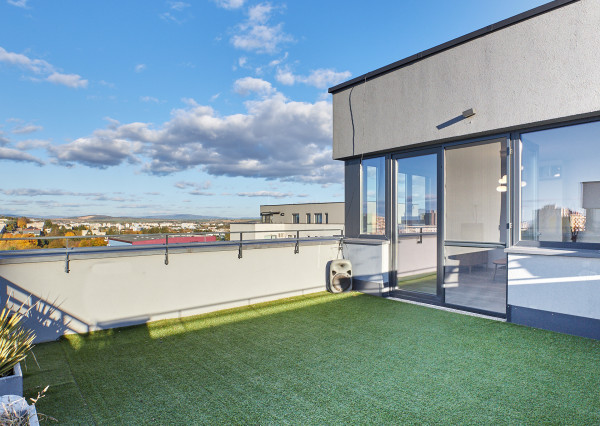 Predaj 3 izbový byt, terasa, krásne výhľady, garáž, novostavba