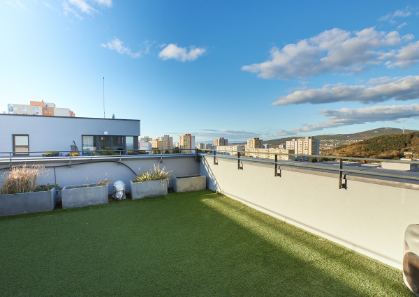 Predaj 3 izbový byt, terasa, krásne výhľady, garáž, novostavba