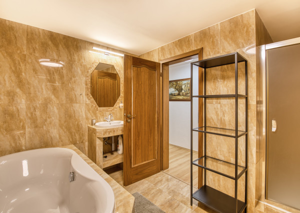 Prenájom 3 izbový apartmán, Hotel Residence Donovaly, garáž